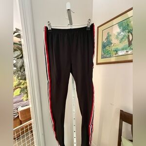Hayden Lightweight stripped leggings. NWT. Size Medium.
